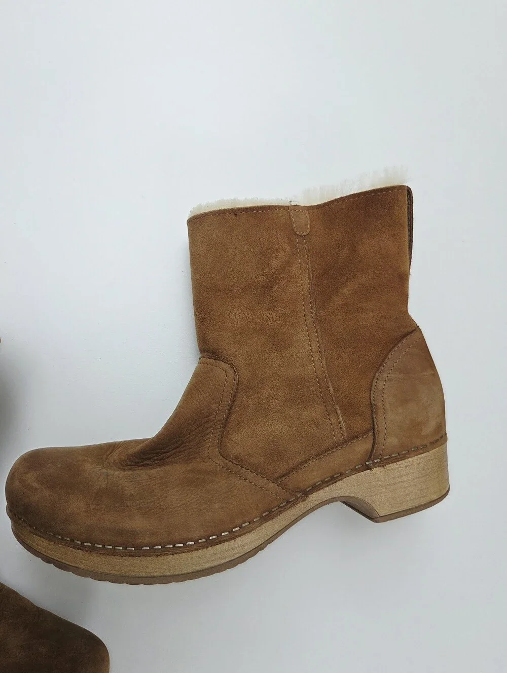 Dansko bettie genuine shearling lined boot Tan Brown Size 40